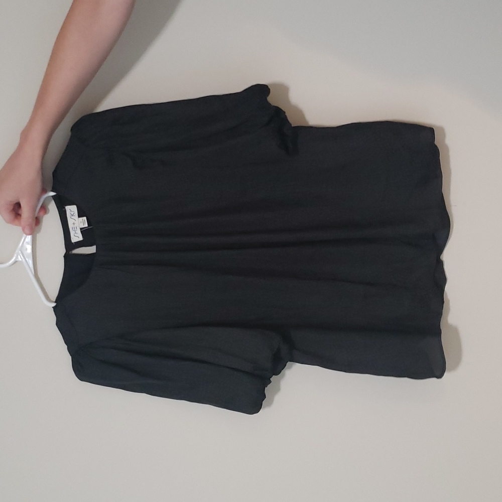 She & Sky Black Top